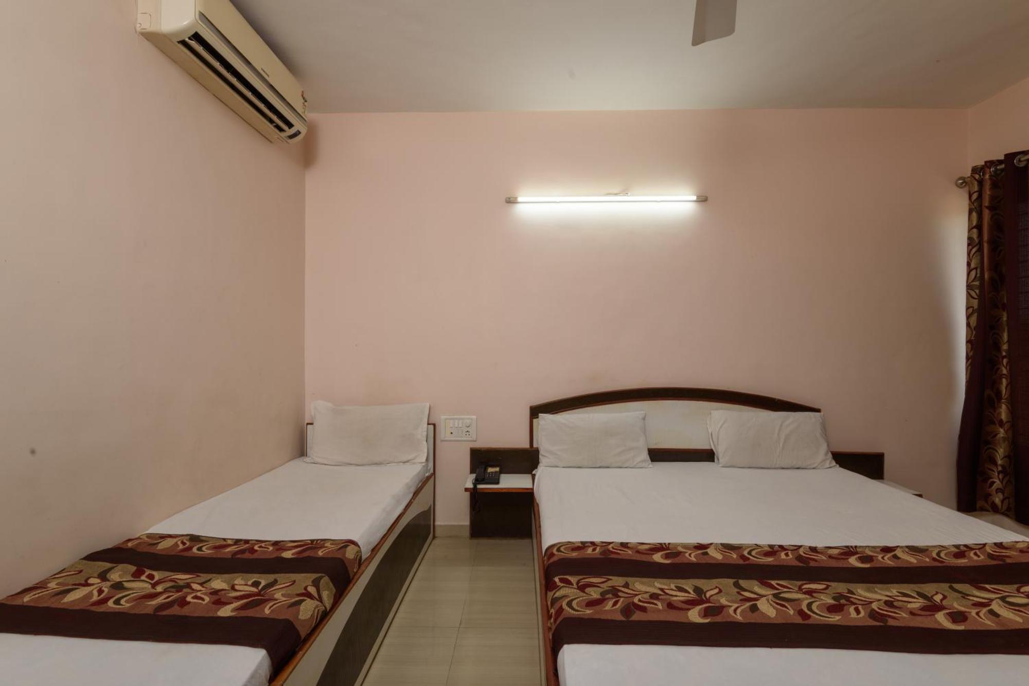 Hotel Sai Shraddha Ширди Экстерьер фото