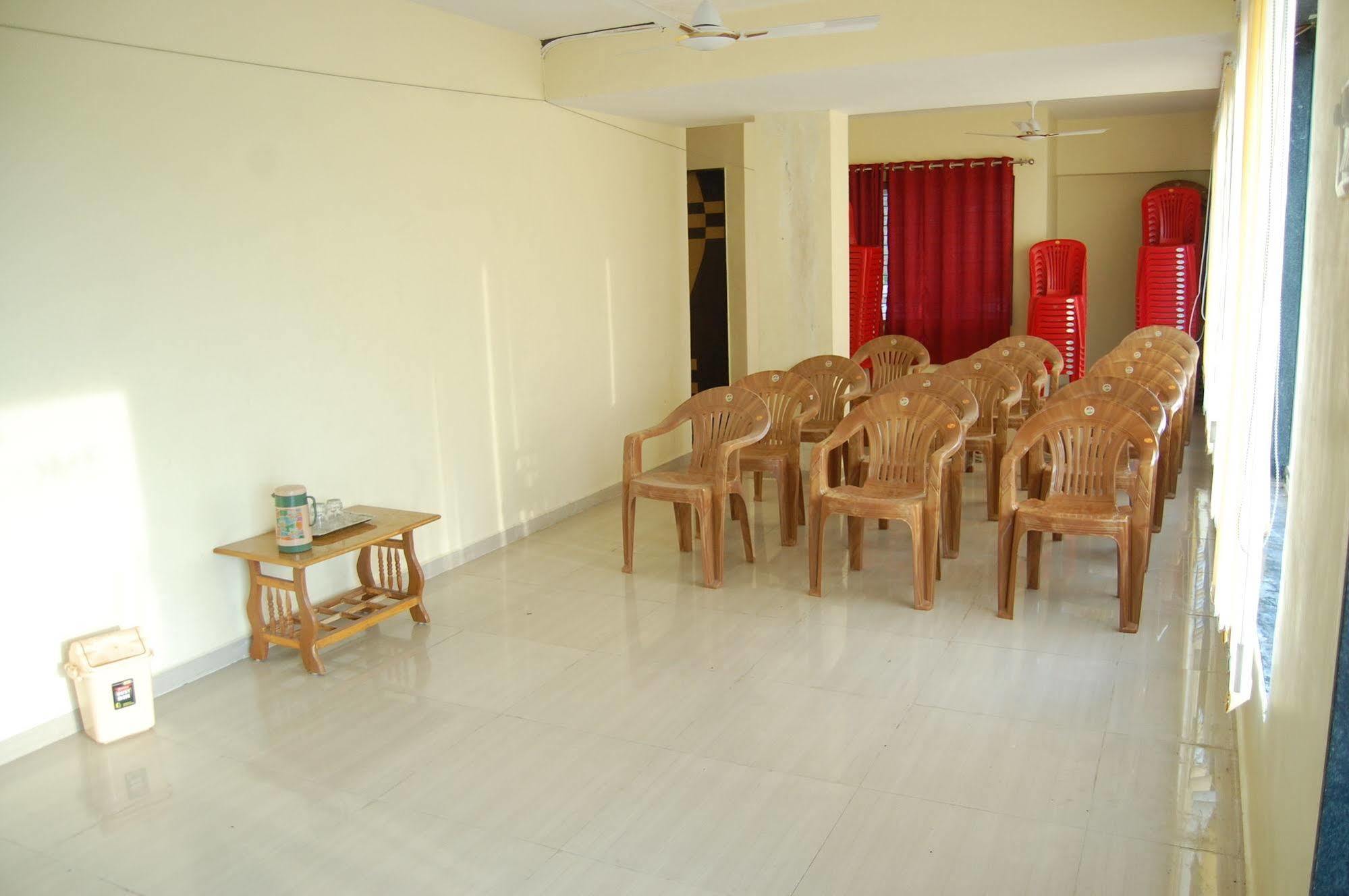 Hotel Sai Shraddha Ширди Экстерьер фото